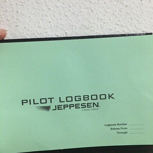 Jeppesen Pilot Logbook - Student - 10001315 (hardcover) - Picture 3 of 10